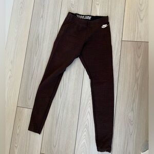 LIKE NEW NIKE LEGGINGS